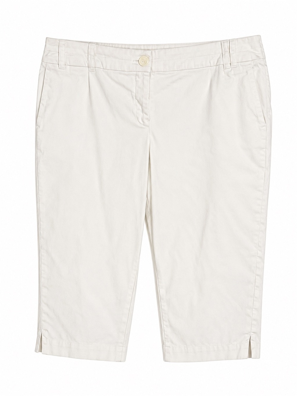 Courtenay Cream Bermuda Shorts with Side Pockets